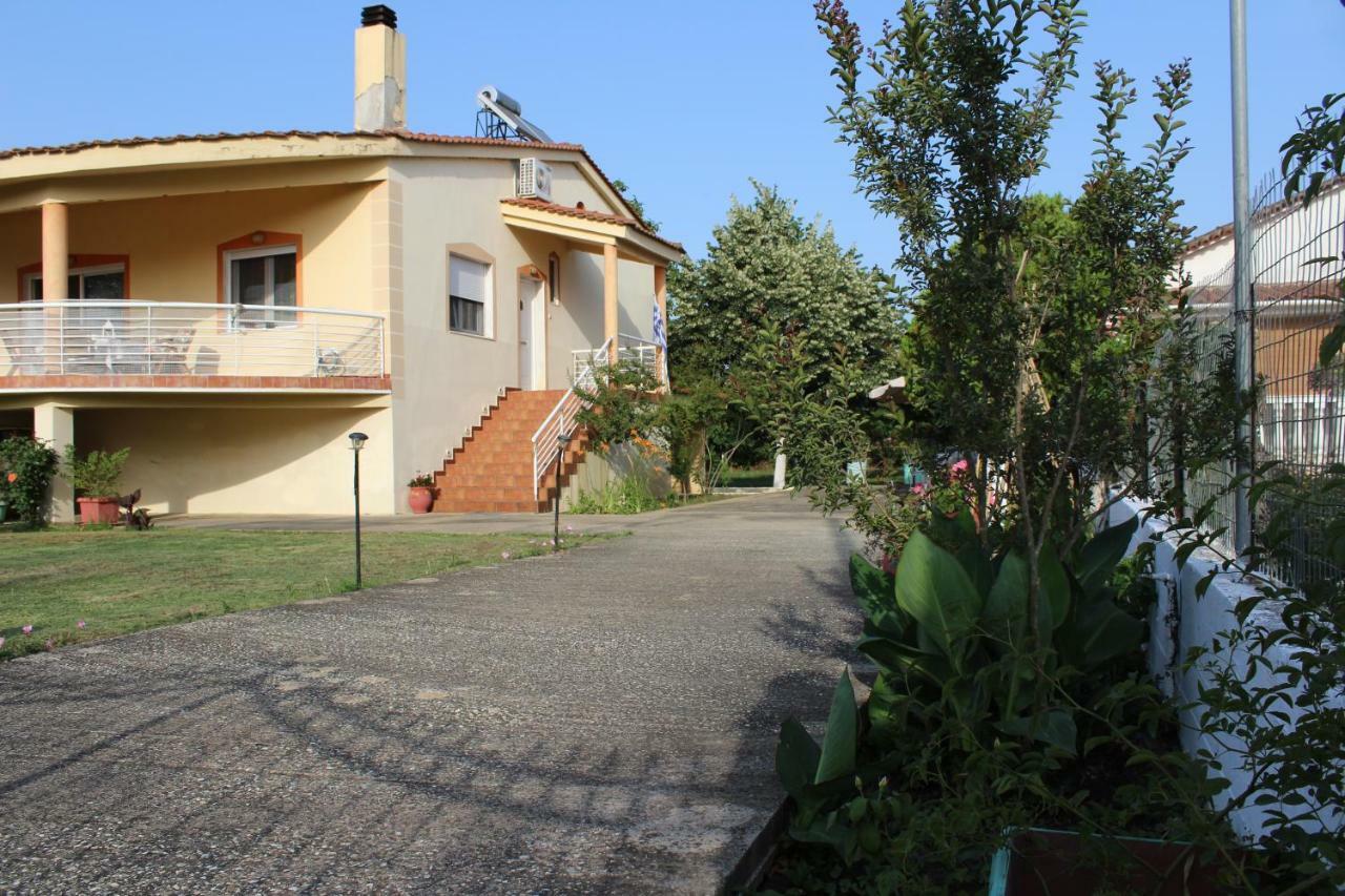 Maria'S Guesthouse Keramoti  Bagian luar foto
